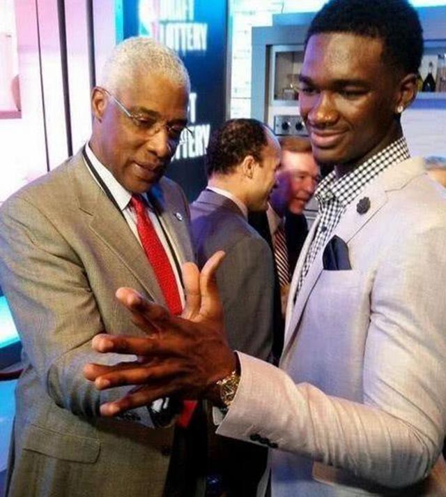 鲁尼：和特朗普打高尔夫时周围全是狙击手，还有防核逃生装置（鲁尼回忆与特朗普打高尔夫：狙击手环伺，现场配有防核避难设施）