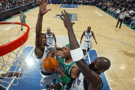 迪卡尼奥：尤文球员不是斯帕莱蒂挑的，他得研究哪些人能信任（迪卡尼奥：尤文球员并非斯帕莱蒂所选，他需评估谁值得信赖）