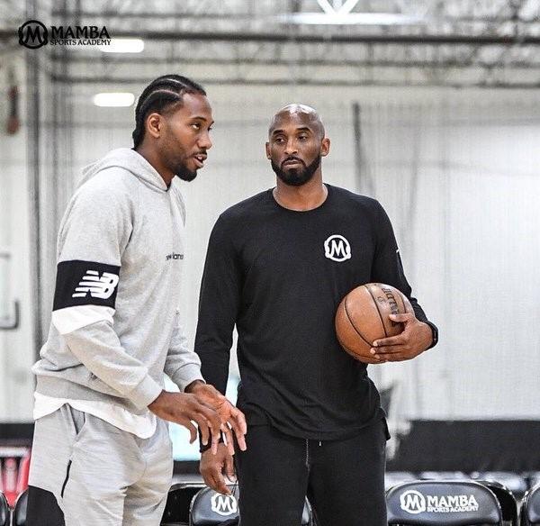 迪乌夫：过去我从没踢过右路，但只要能帮助球队我都愿意去做（迪乌夫：从未司职右路，但为球队我愿意尝试）