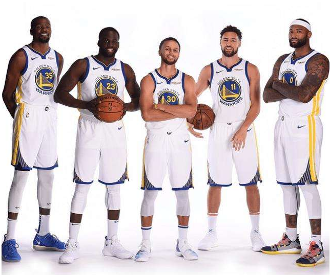 马卡：埃里克疑似鼻骨骨折，已被立即送往医疗中心进行检查（马卡报道：埃里克疑遭鼻骨骨折，已紧急送医检查）