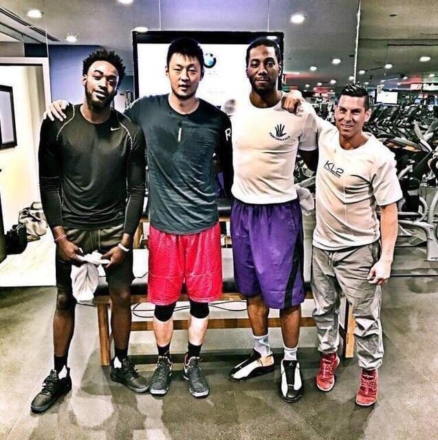 亨利：皇马应该相信阿隆索，上任半年就下课那太荒谬了（亨利：皇马应信任阿隆索，执教半年就解雇太荒唐）