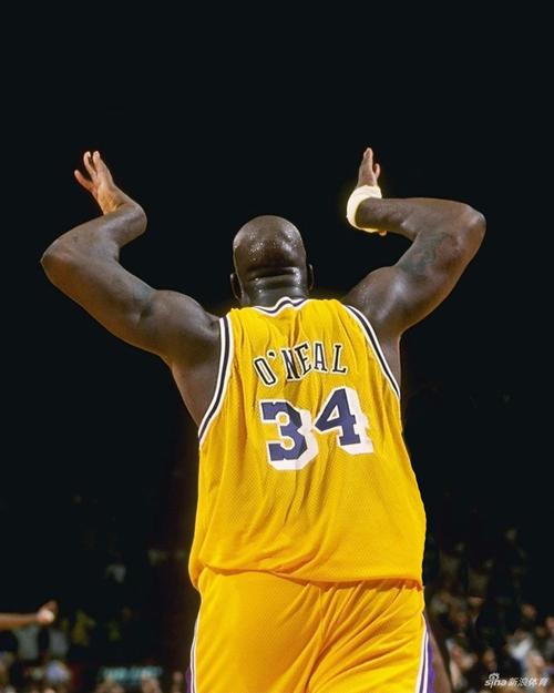 邓涵文因经济保障和新东家前景决定离开武汉三镇，加盟云南玉昆，成为球队核心球员。（因经济保障与前景考量，邓涵文告别武汉三镇，加盟云南玉昆担纲球队核心）