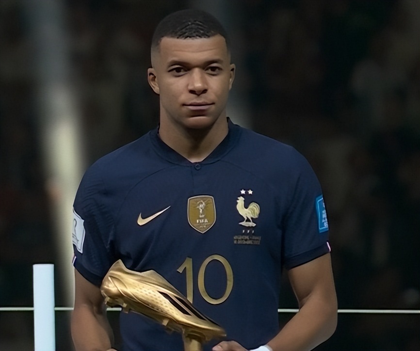 李小鹏回应女儿学花滑：练体操压力太大，但所有运动项目都很苦（李小鹏谈女儿改练花滑：体操压力大，运动无一不吃苦）