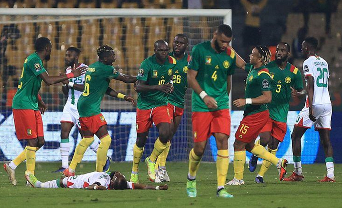 贡献两双表现！埃迪关键时刻盖帽＆进攻篮板帮助灰熊拿下比赛（埃迪砍下两双，关键大帽+前场篮板助灰熊取胜）