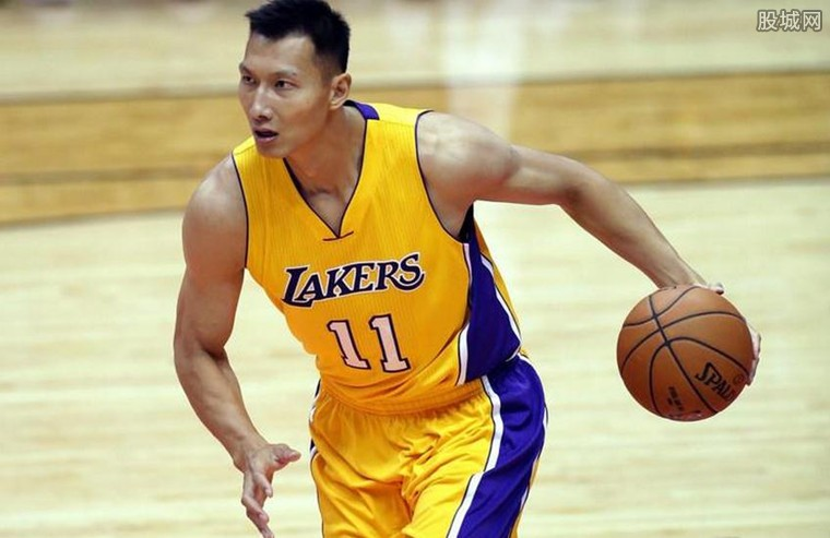 罗尔费斯：格里马尔多很期待对阵老东家本菲卡，他是球员楷模（罗尔费斯：格里马尔多迫不及待迎战旧主本菲卡，他堪称球员典范）