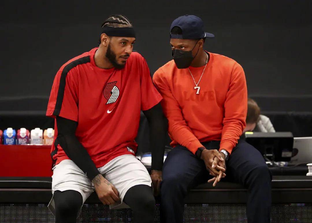 温家宝：球迷的呐喊让我们充满动力，场下我也会跟着他们唱歌（温家宝：球迷的呐喊激励着我们，场下我也会与他们一起唱歌）