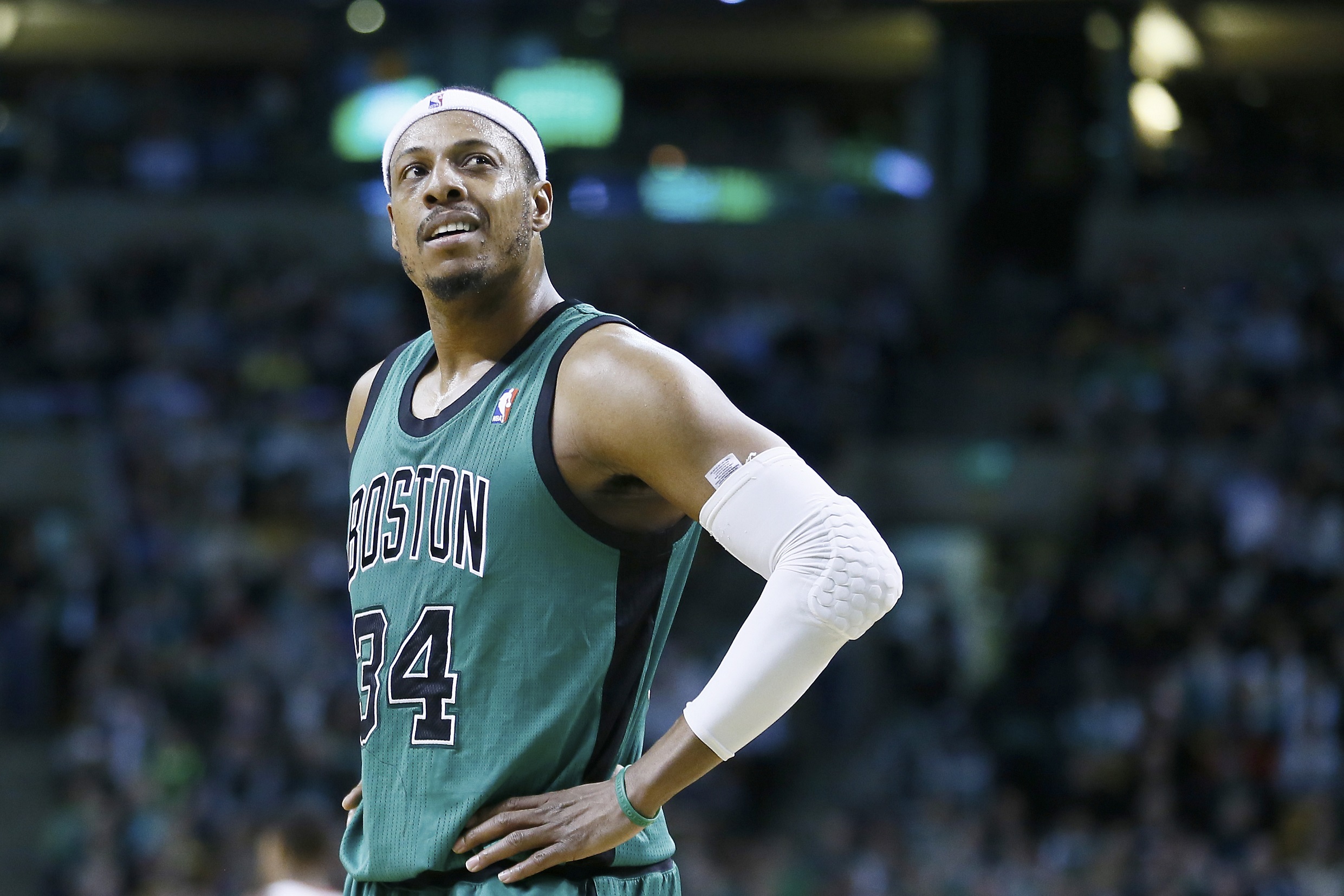 弗兰克：中国非常自由和安全，商品非常便宜，菜味道出奇地好（弗兰克：中国自由安全，物价低廉，菜肴惊艳可口）