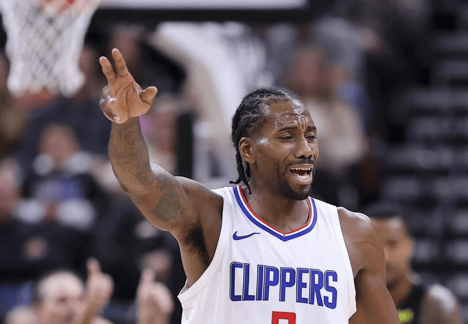 巴萨vs法兰克福，亚马尔带球被断，克瑙夫单刀破门（巴萨对阵法兰克福：亚马尔带球失误被断，克瑙夫反击单刀破门）