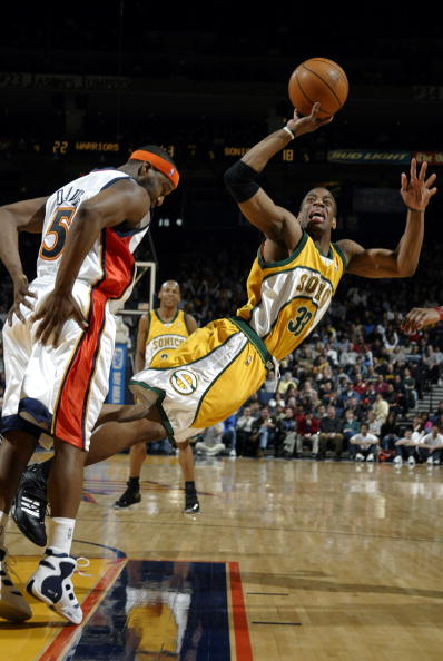 雷迪克：不认为詹姆斯需要重拾信心，他因为伤病还在追赶进度（雷迪克：詹姆斯不必重建信心 伤病令他仍在找回状态）